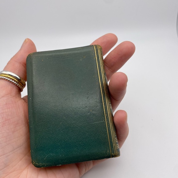 Vintage Burgess & Bowes Midget Series Black Leather Dictionary - Picture 5 of 16